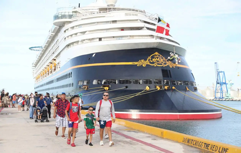 Progreso recibió el primer arribo del Disney Magic