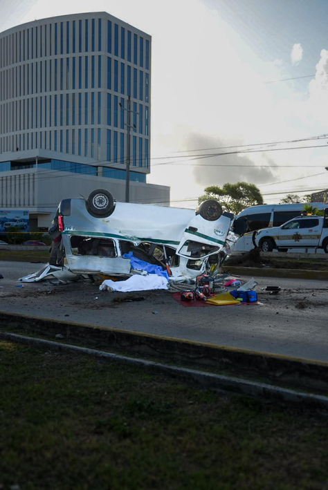 Accidente de combi en Cancún deja varios heridos; estos son los nombres