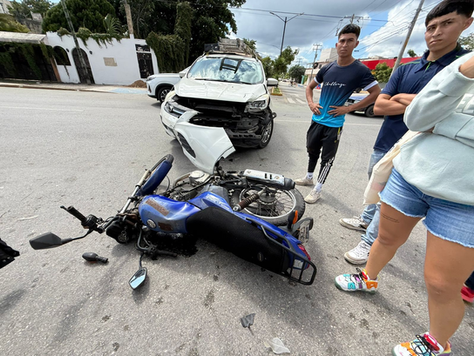 Percance vehicular en Constituyente y Diagonal 85 deja dos lesionados