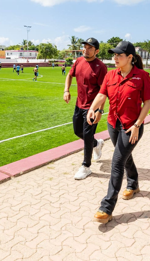 Gobierno de Estefanía Mercado hace historia: todos los campos de fútbol en Playa del Carmen ya cuentan con pasto sintético