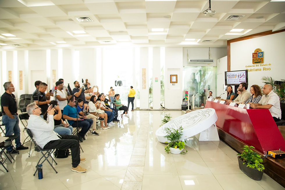 Durante la conferencia de prensa celebrada en el salón “Leona Vicario” del nuevo Palacio Municipal, Antón Bojórquez, titular de la dependencia, explicó que el programa consiste en una serie de cursos y talleres enfocados en áreas clave como gestión empresarial, innovación, marketing digital, finanzas y desarrollo personal.