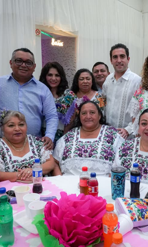 Madres de Chetumal celebran su día junto a Gino Segura en ambiente de unidad y reconocimiento