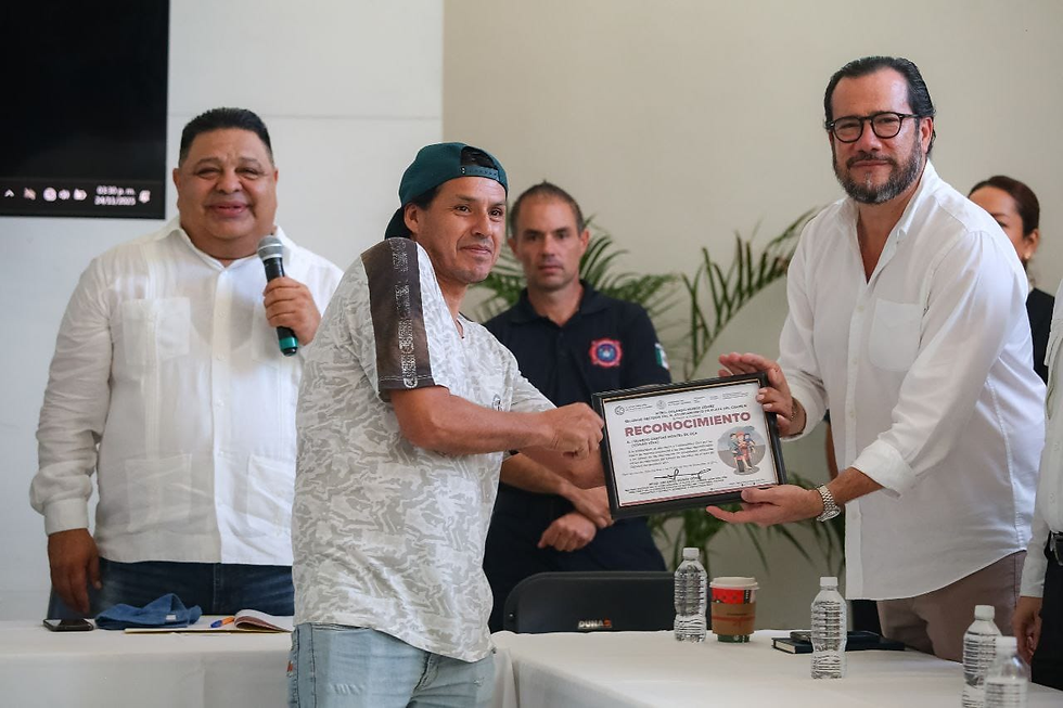 Gobierno de Estefanía Mercado entrega reconocimientos a integrantes de la Caravana Humanitaria de Playa del Carmen