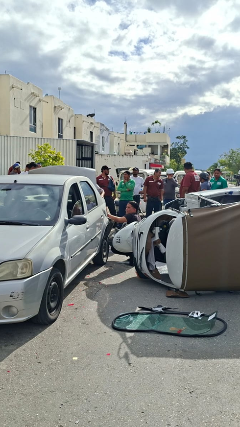 Mototaxi se impacta contra vehículo particular en Avenida de Las Garzas