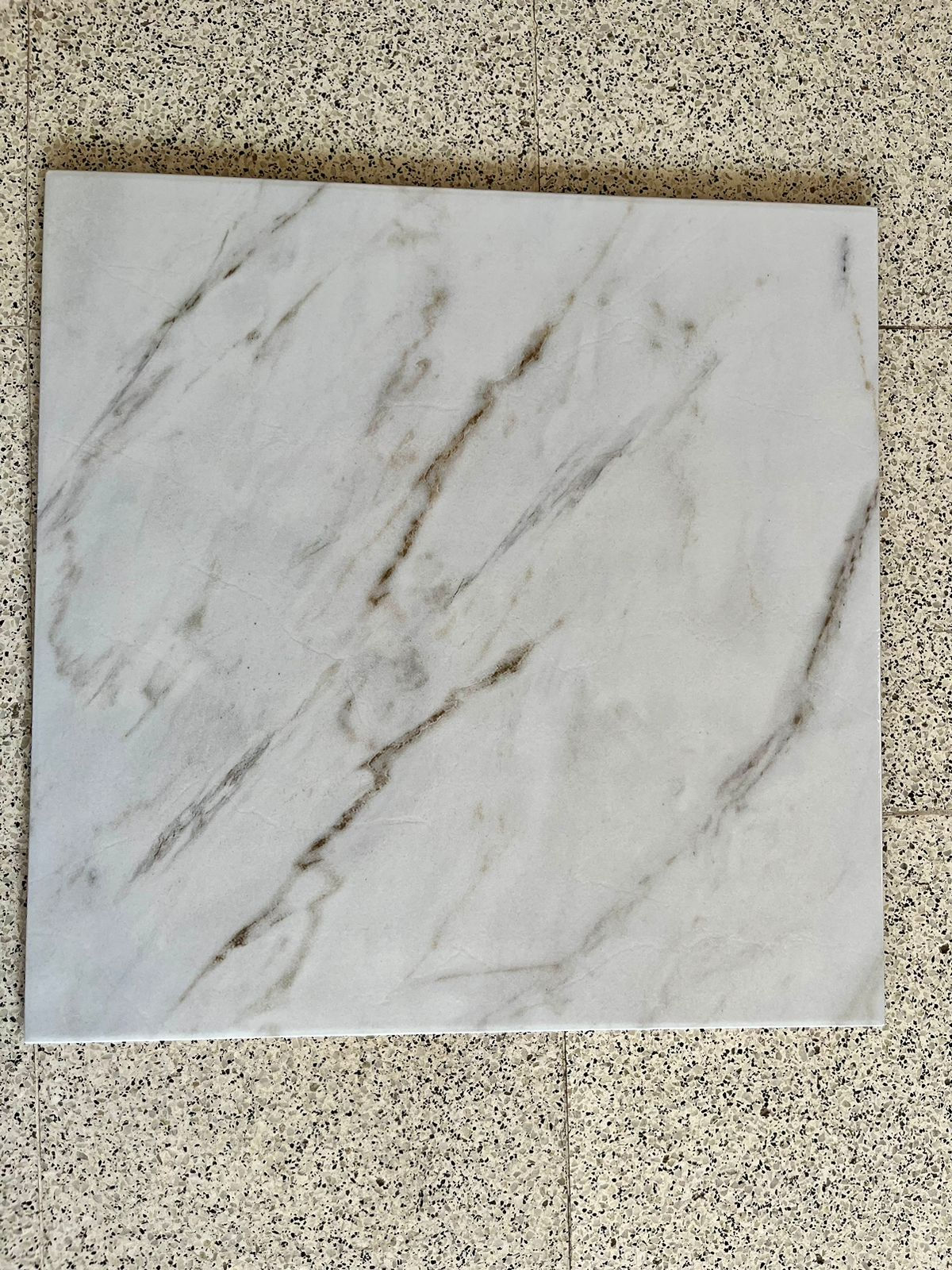 Ceramico - Cañuelas - Napoles Gris - 50x50x2.30m x Caja