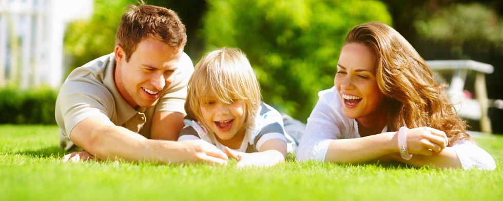 cropped-family-pic-lawn.jpg