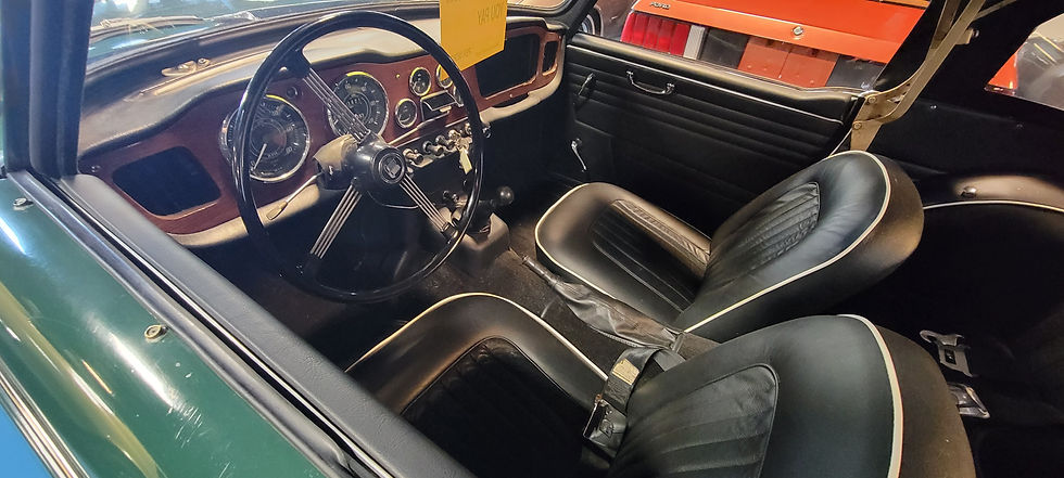 Thumbnail: 1968 Triumph TR4A convertible