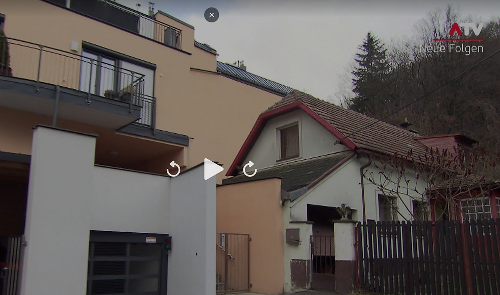 Kleines Haus am großen Haus