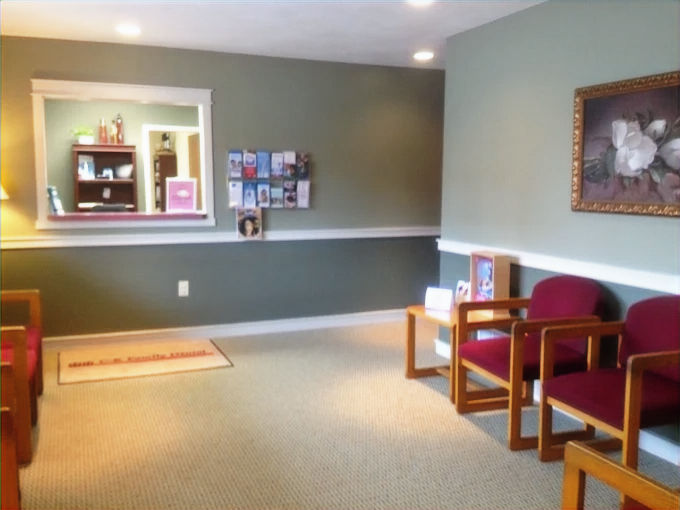 Auburn Modern Dentistry waiting room