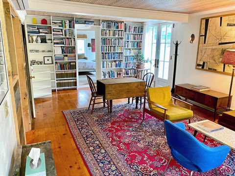 farmhouse suite living area at barn & bike in redhook, ny