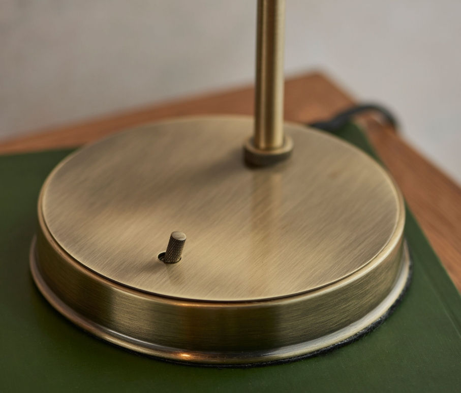 Thumbnail: Hansen Lamp