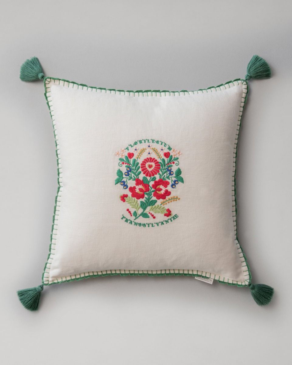 TRANSSILVANIAE FLORILEGIUM Linen Embroidered Cushion