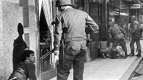 sin-voz-ni-voto-las-movilizaciones-el-final-la-dictadura-1982-fueron-reprimidas-severamente.webp
