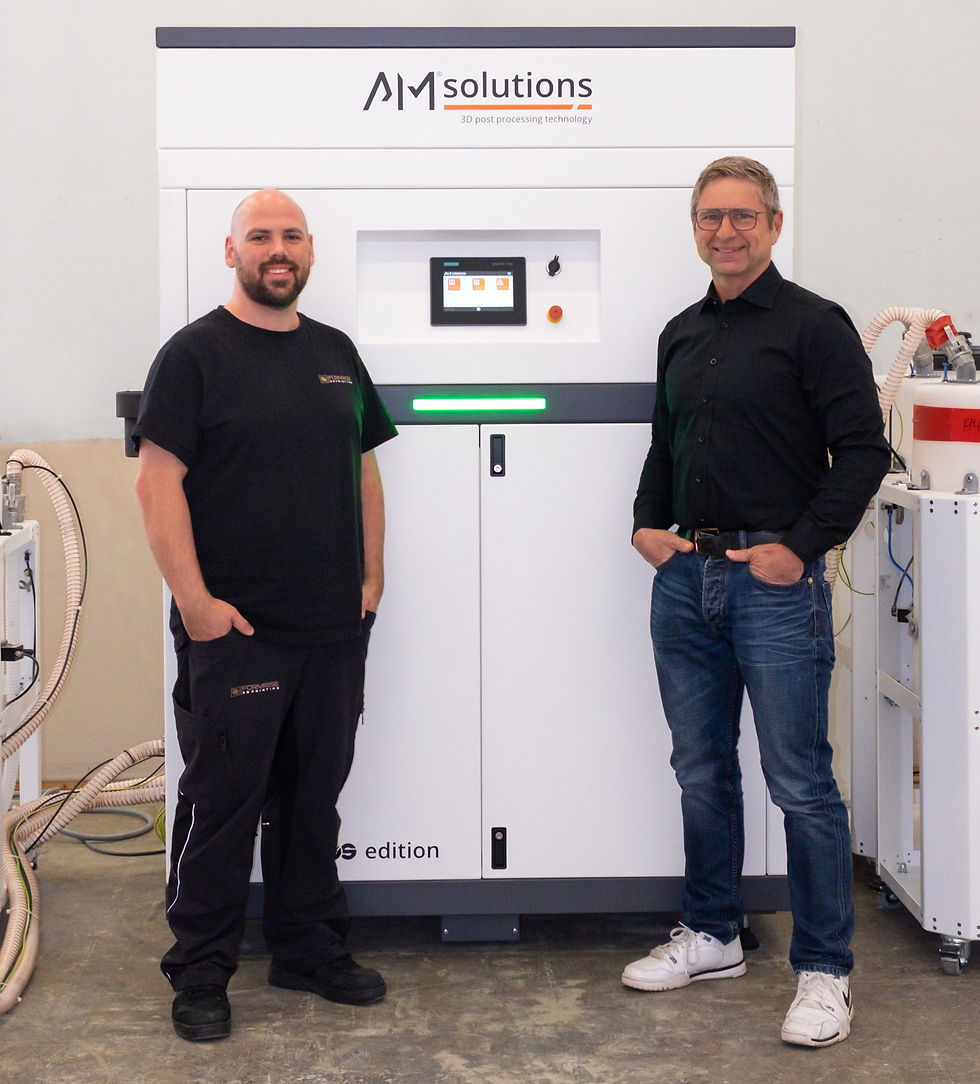 With the F1, up to 45 kilograms of powder per hour can be automatically mixed, resulting in a throughput increase of more than 30%. The mixing process takes place in 1.5-kilogram batches, significantly reducing both mixing time and static charge – cutting the powder’s resting time from two to three days down to a maximum of twelve hours.