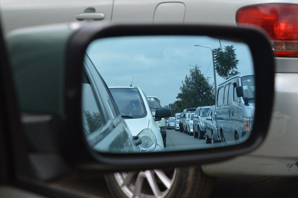 Straße Autos Rückspiegel