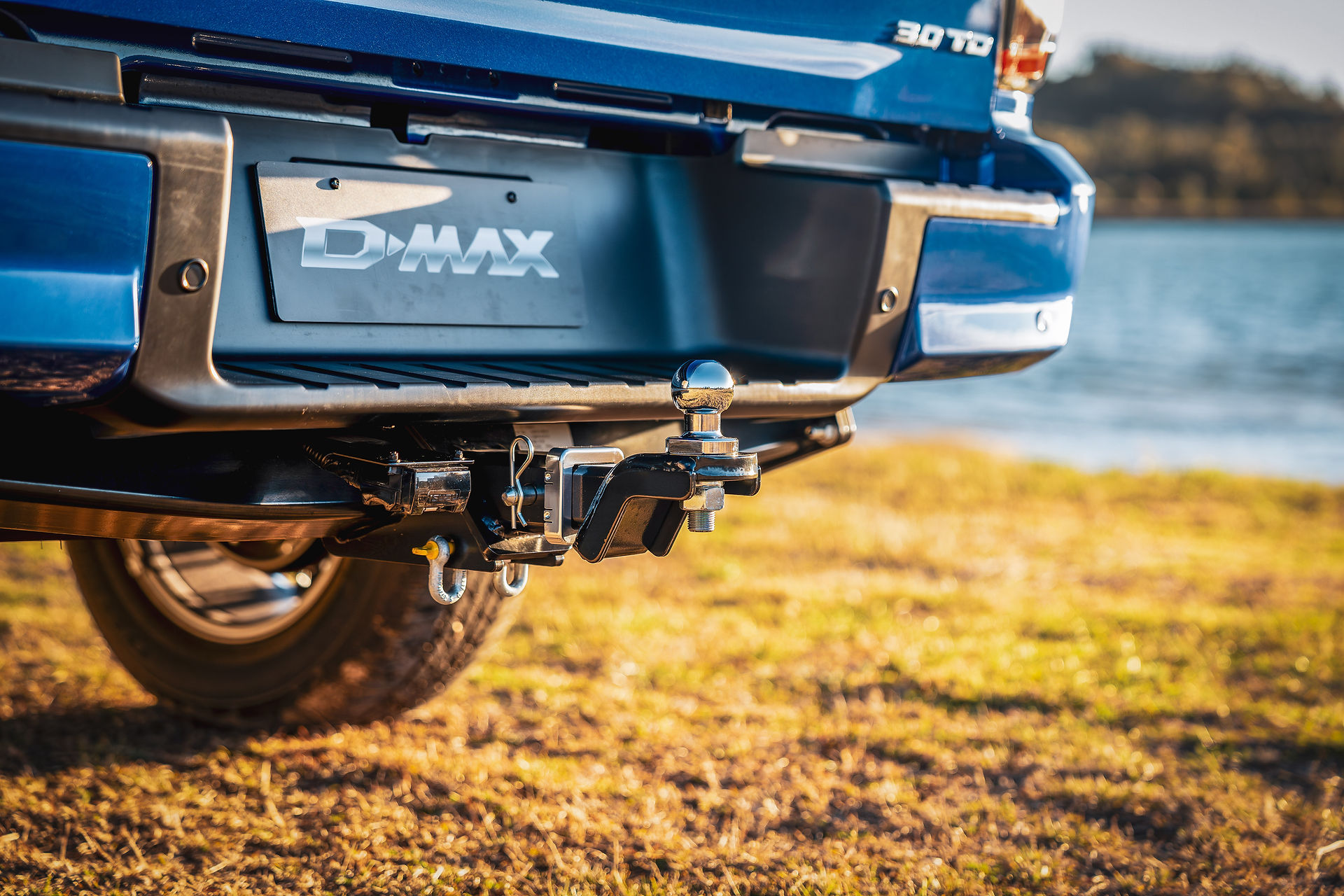 Tow bar with 50mm ball and 12-pin plug installed on ISUZU D-MAX