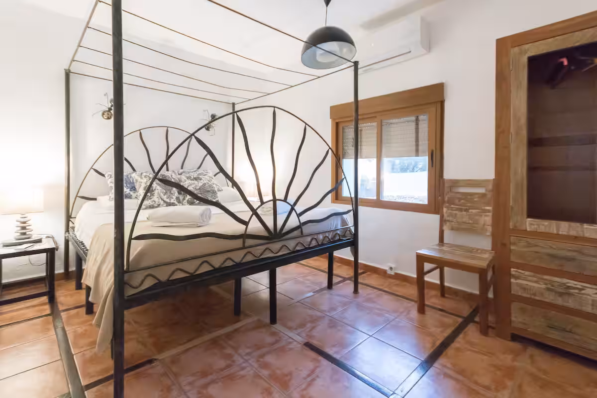 ROOM 4