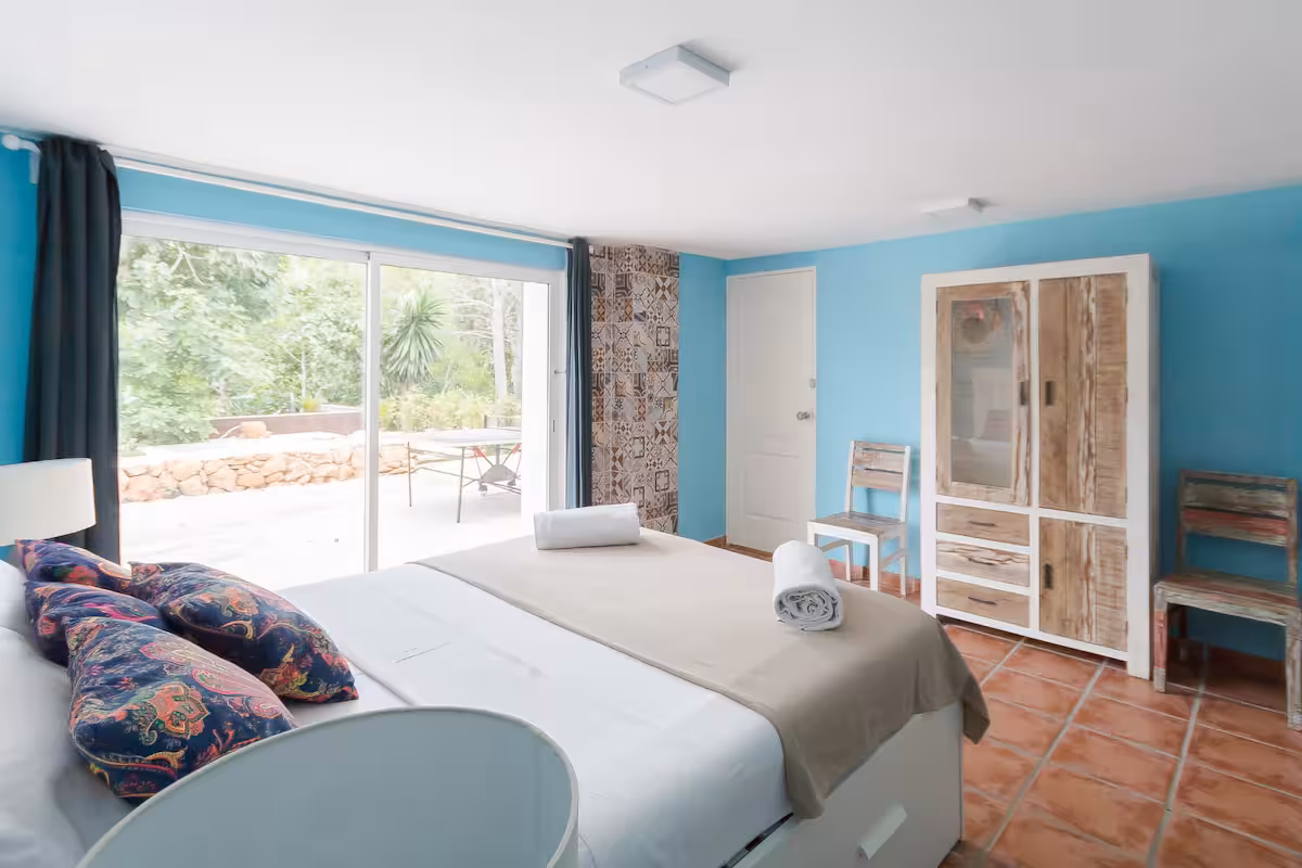 ROOM 2