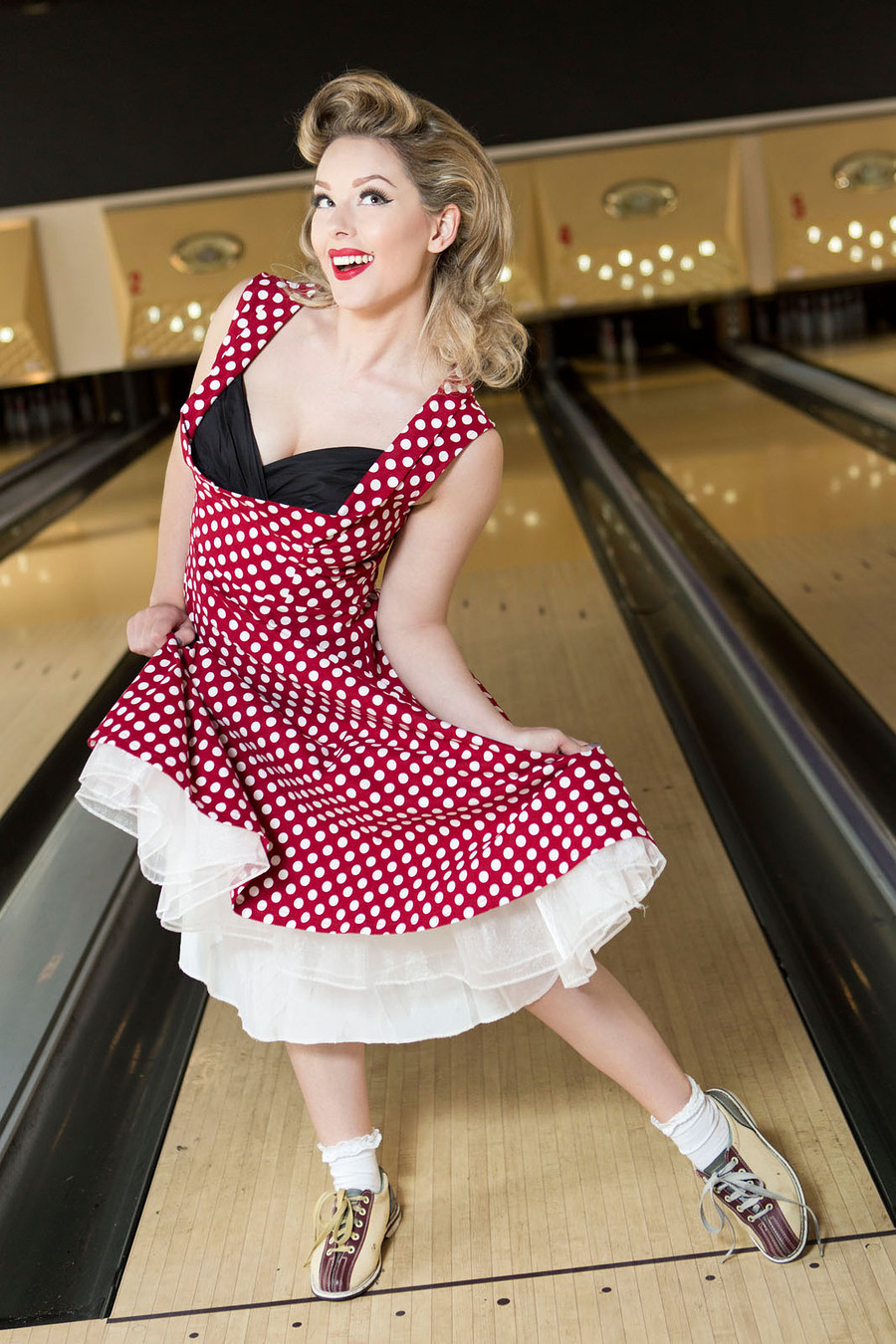 Pin Up Photo Shoot at Retro Bowling Alley with Heather Valentine and Ami-Lou Pinup