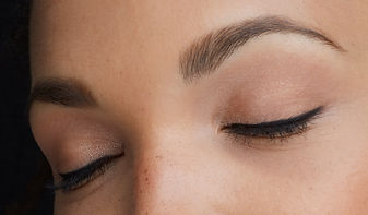 c700x420eyeliner.jpg