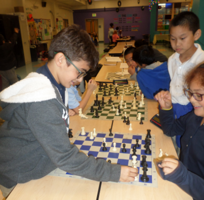 Grahamwood’s Chess Club has fun while winning state awards!