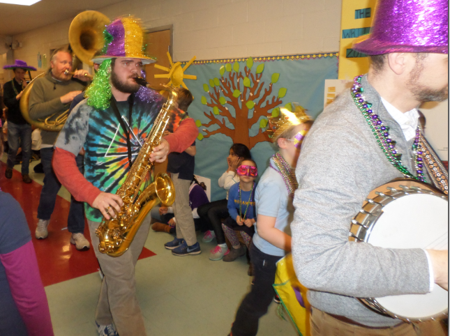Grahamwood Elementary hosts its multicultural Mardi Gras Celebration!
