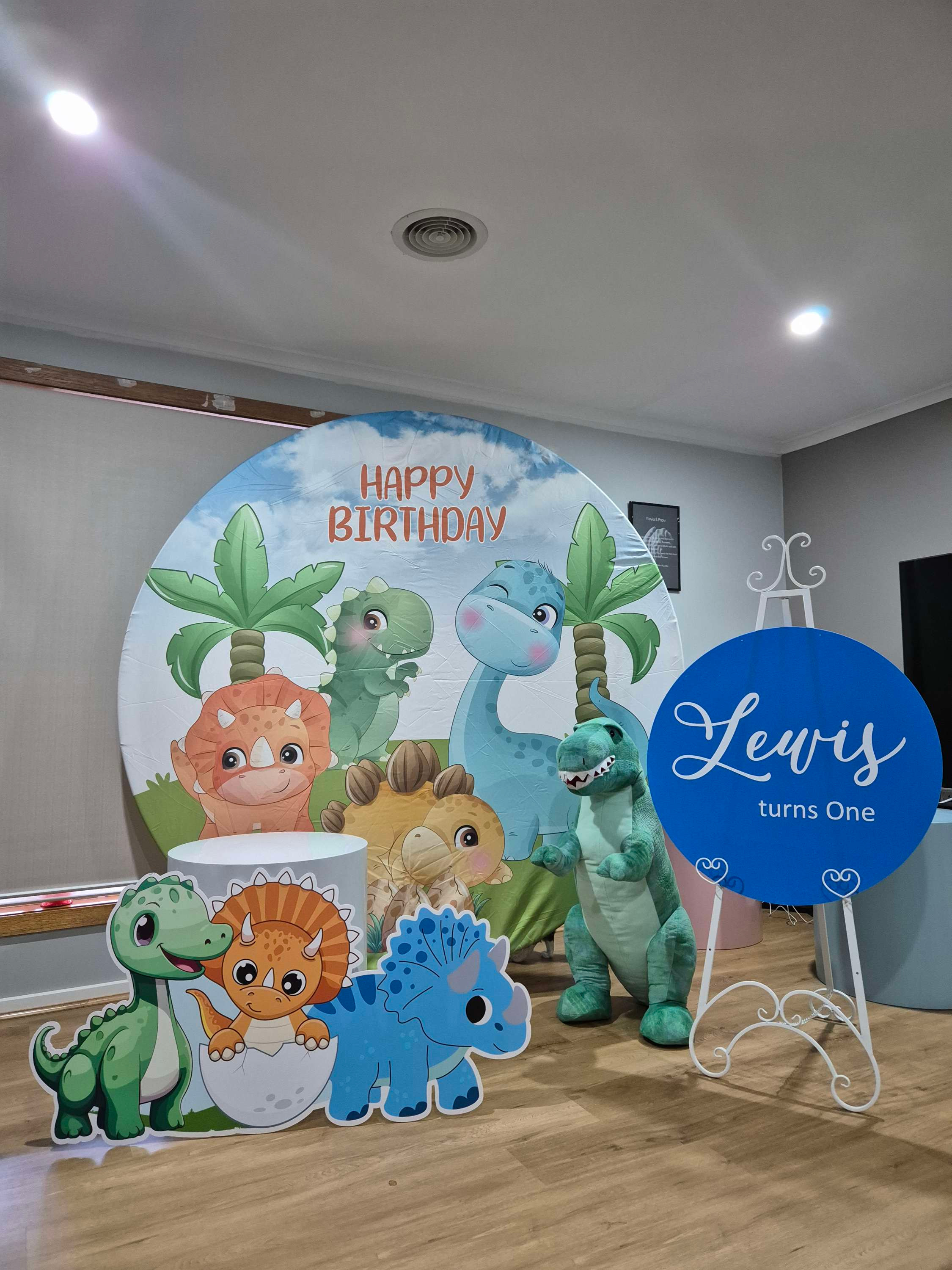 Dinosaur theme
