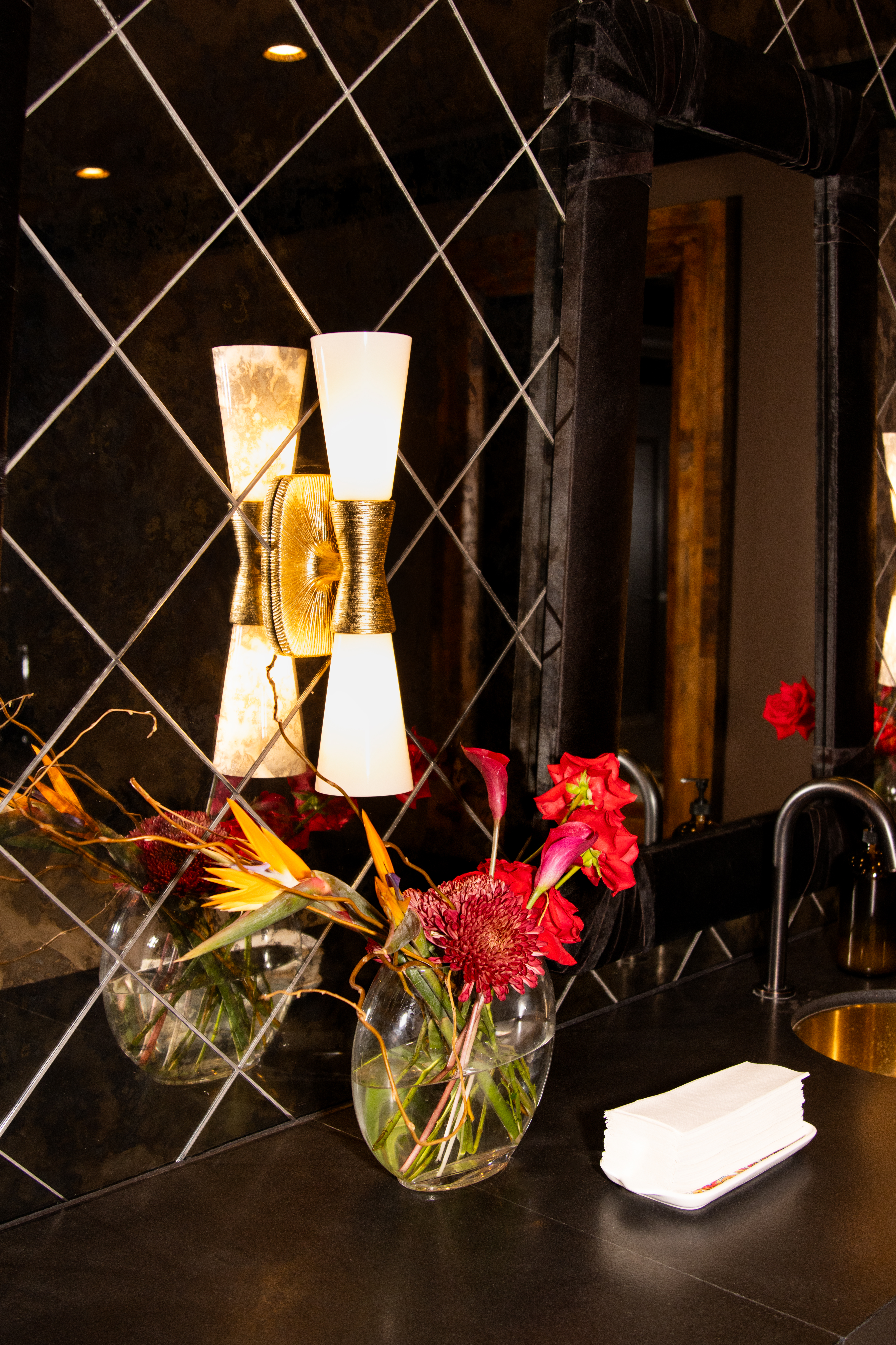 Warm architectural event interior supported by ELEVENTS planning