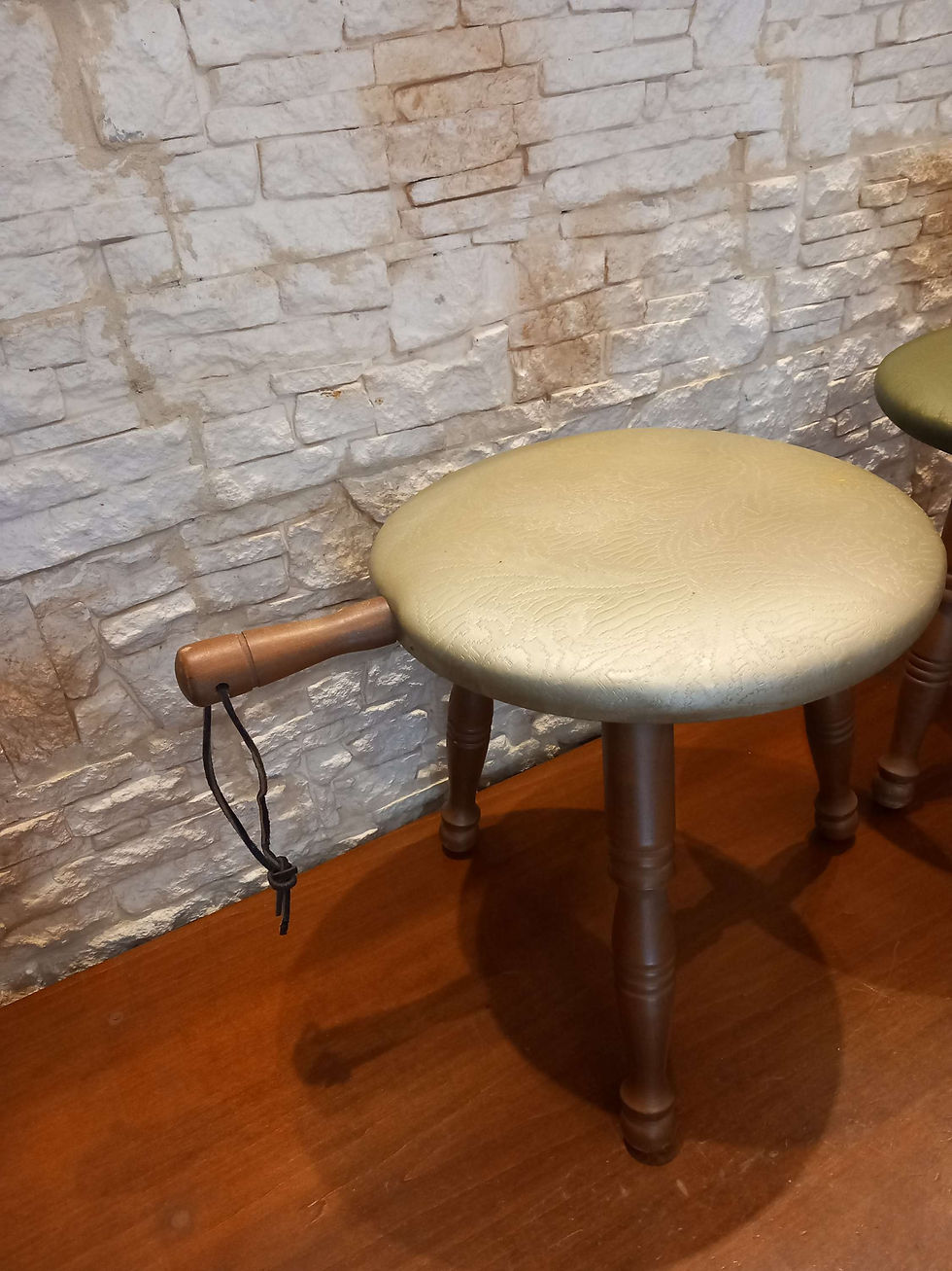 Thumbnail: Coppia di rari sgabelli Mattawa Furniture MFG Limited