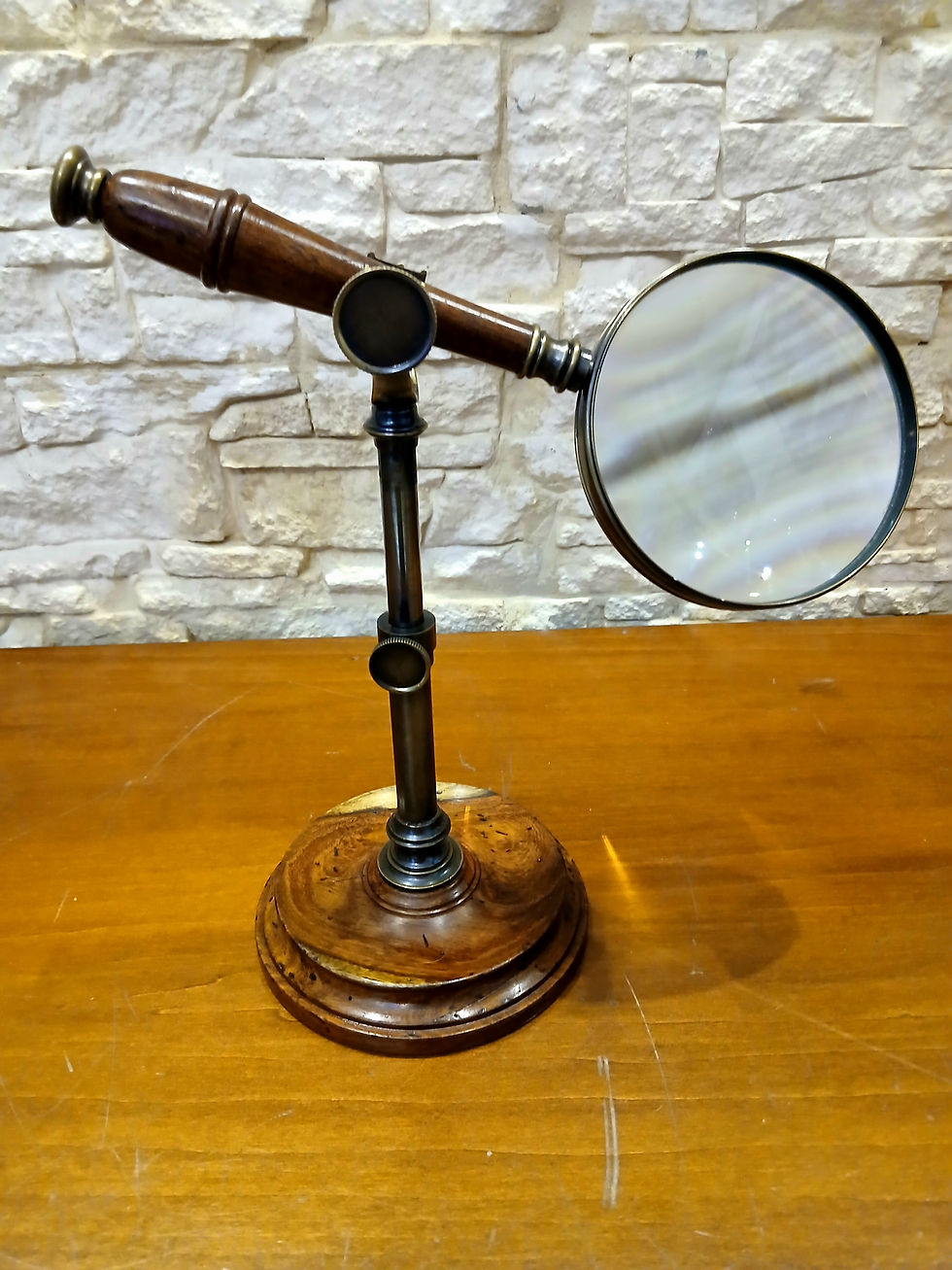 Miniaturbild: Lente d'ingrandimento da scrivania vista frontale