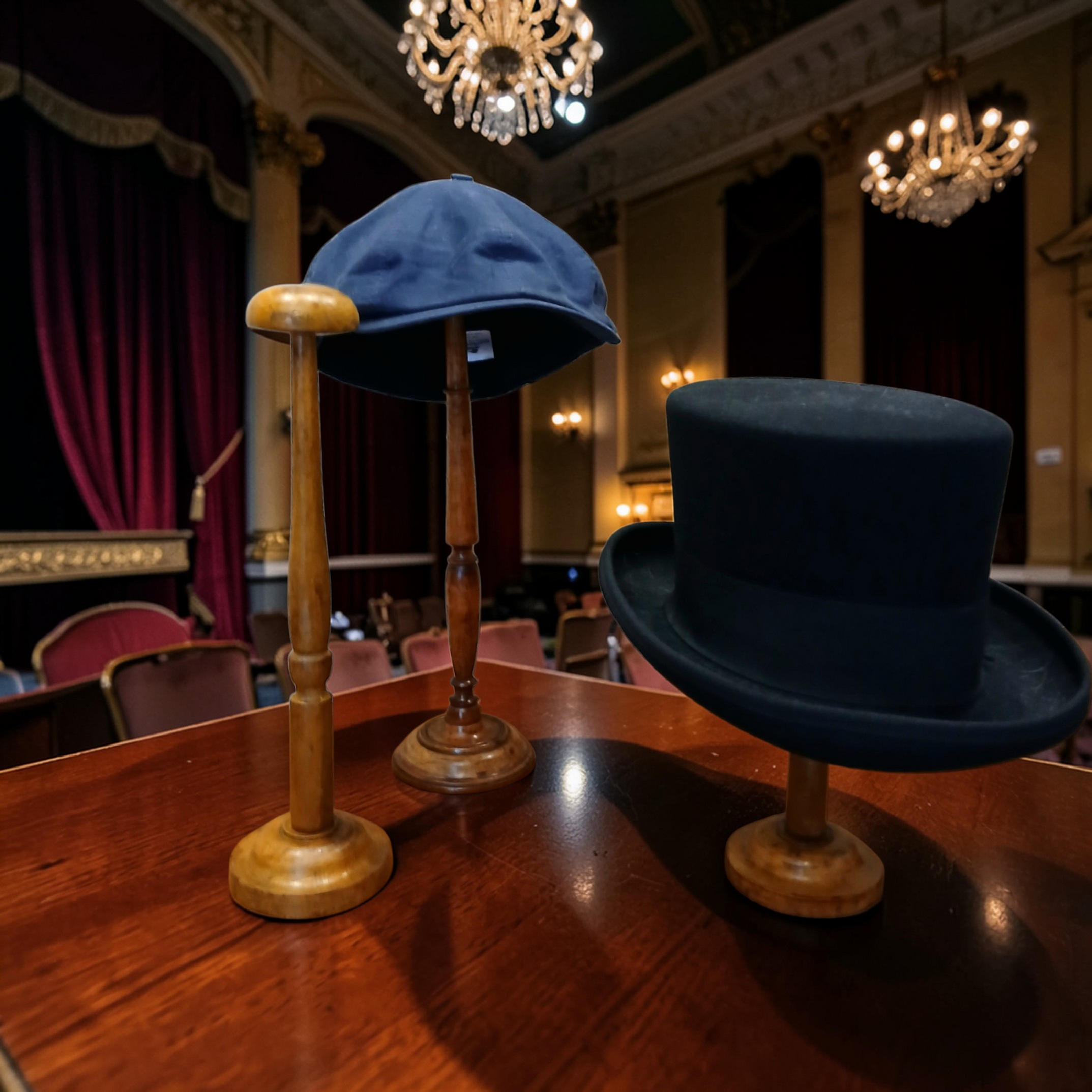 Set di tre porta cappelli 