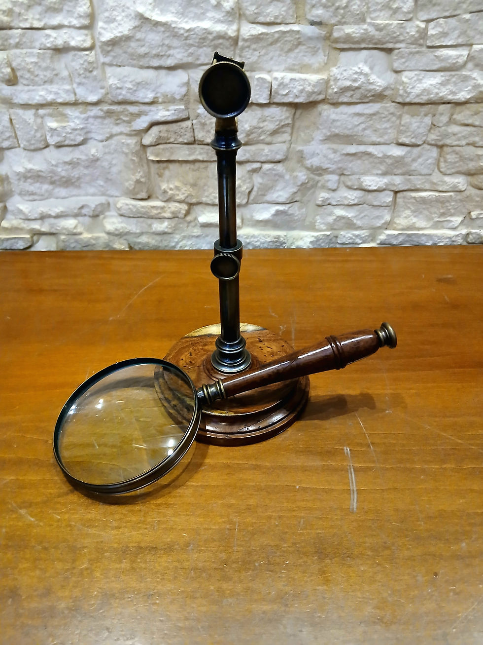 Miniaturbild: Lente d'ingrandimento da scrivania vista supporto