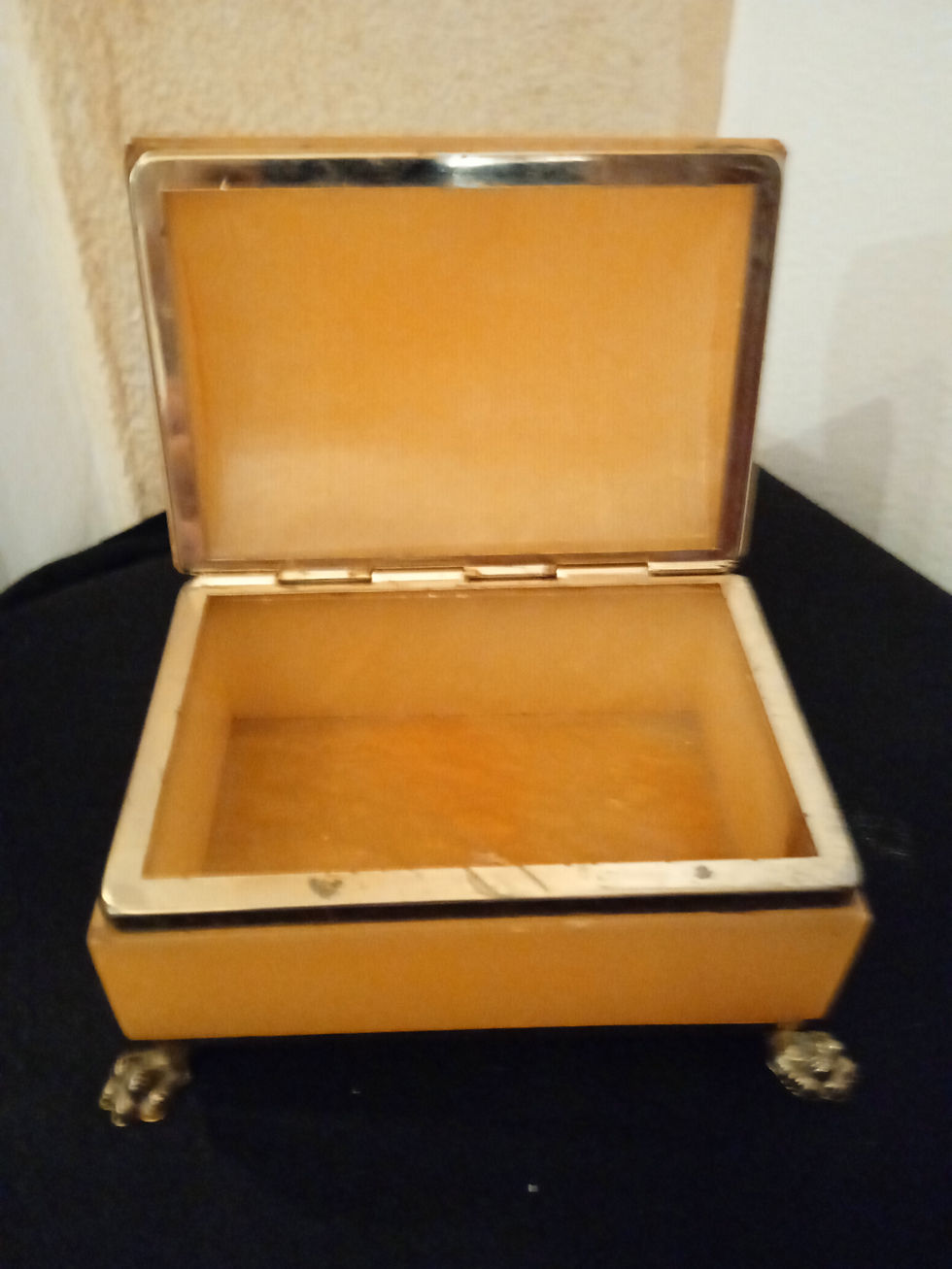 Thumbnail: Bauletto Portagioie in Alabastro