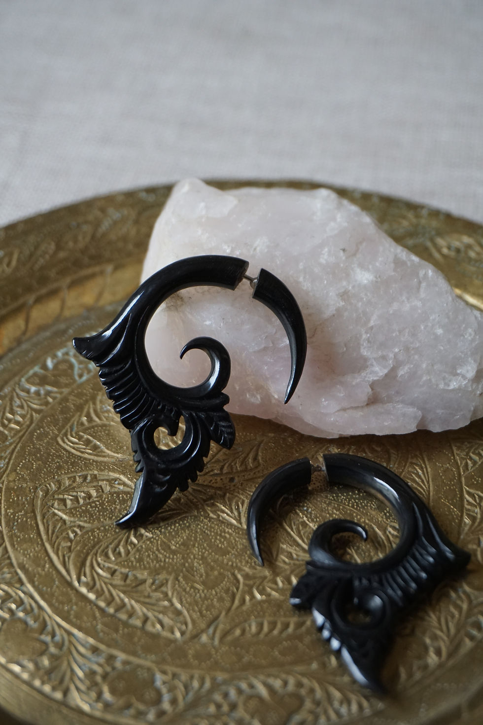 Miniaturbild: Fake Spiralohrringe Floral - Kuhhorn