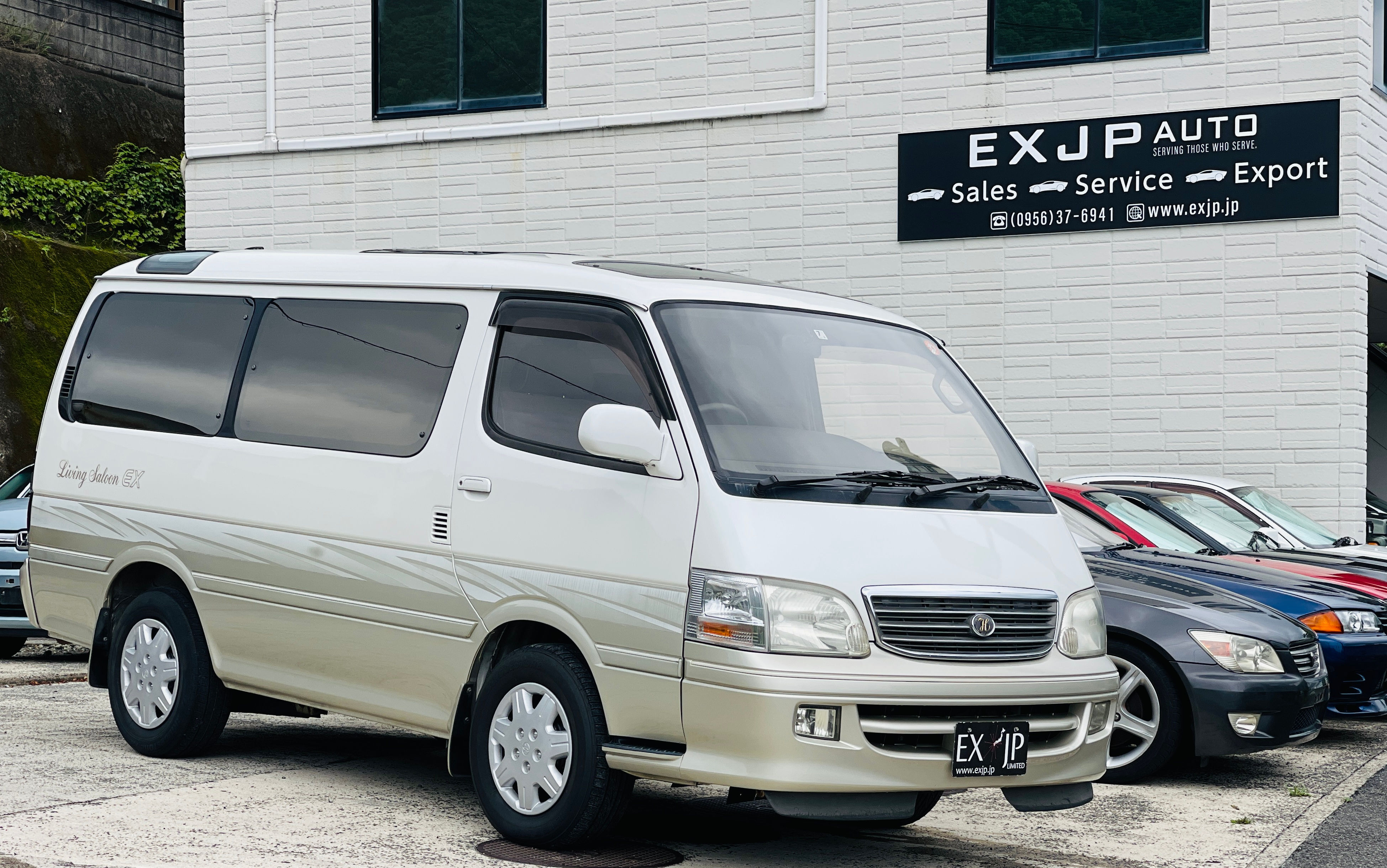 2002 Toyota Hiace 2WD AT