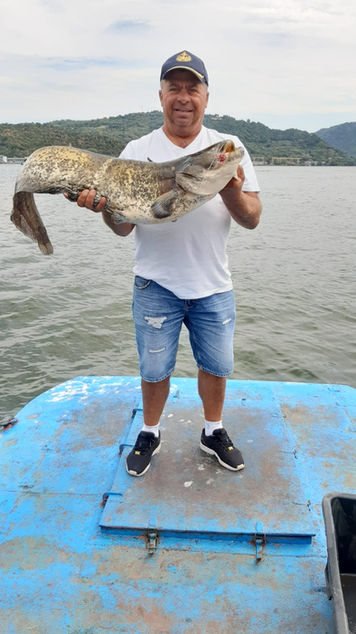 cazanele-dunarii-orsova-pescuit-barca