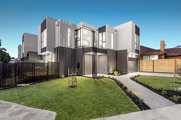 Luxury Custom Home Build Showcasing Contemporary Architecture