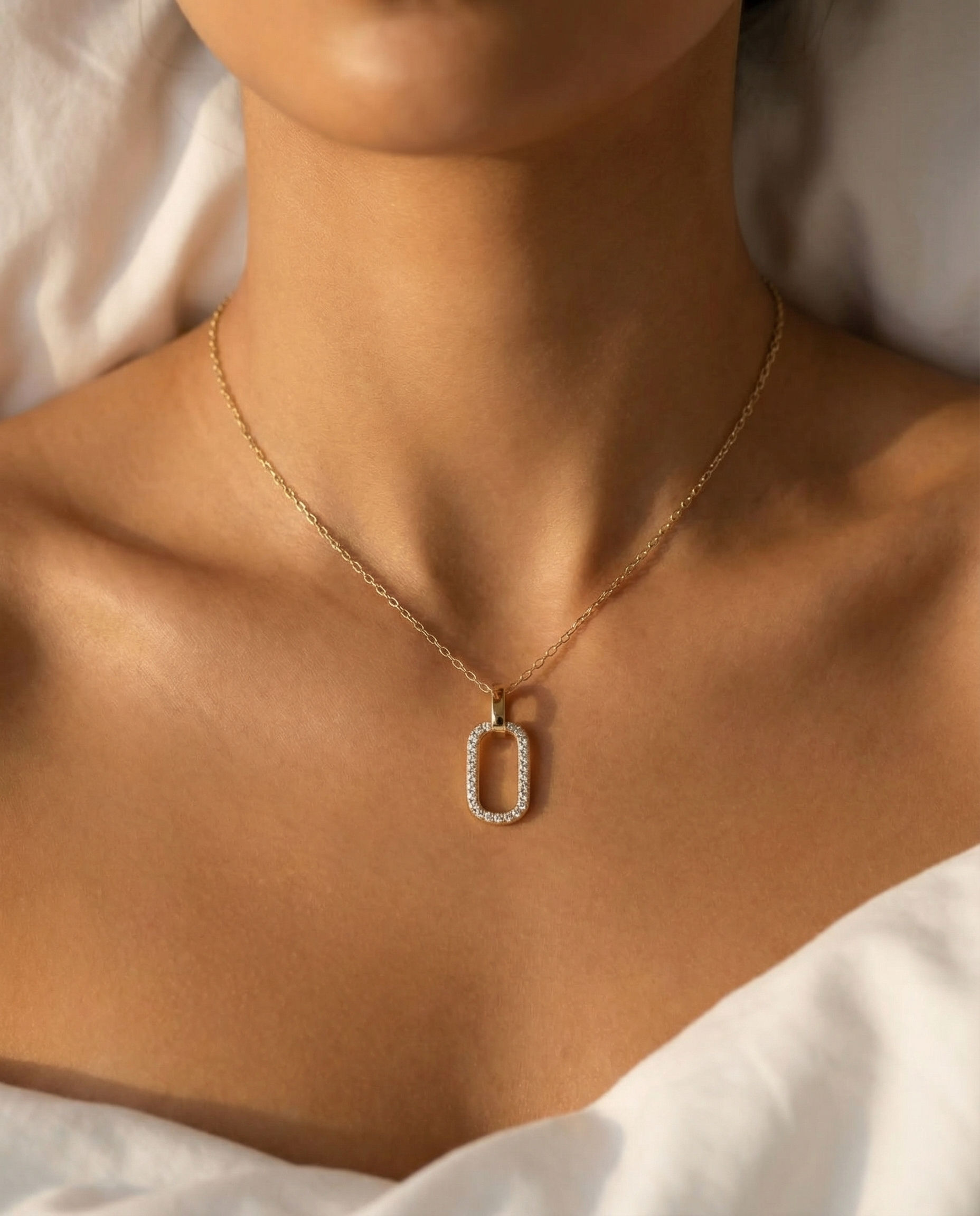 18K Yellow Gold 0.19 Carat Diamond Oblong Pendant Necklace