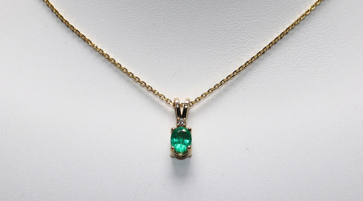 14K Yellow Gold Oval Emerald & Round Diamond Necklace