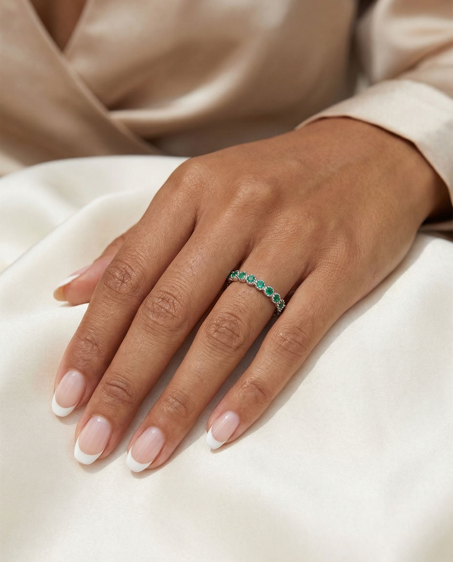 14K White Gold Round Emerald Band (0.16 Carat)