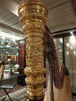 Lyon & Healy's Style 8