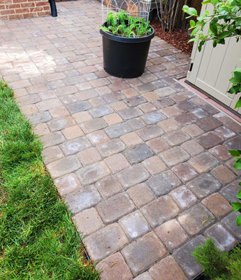 Pavers_with_Step_2.jpg