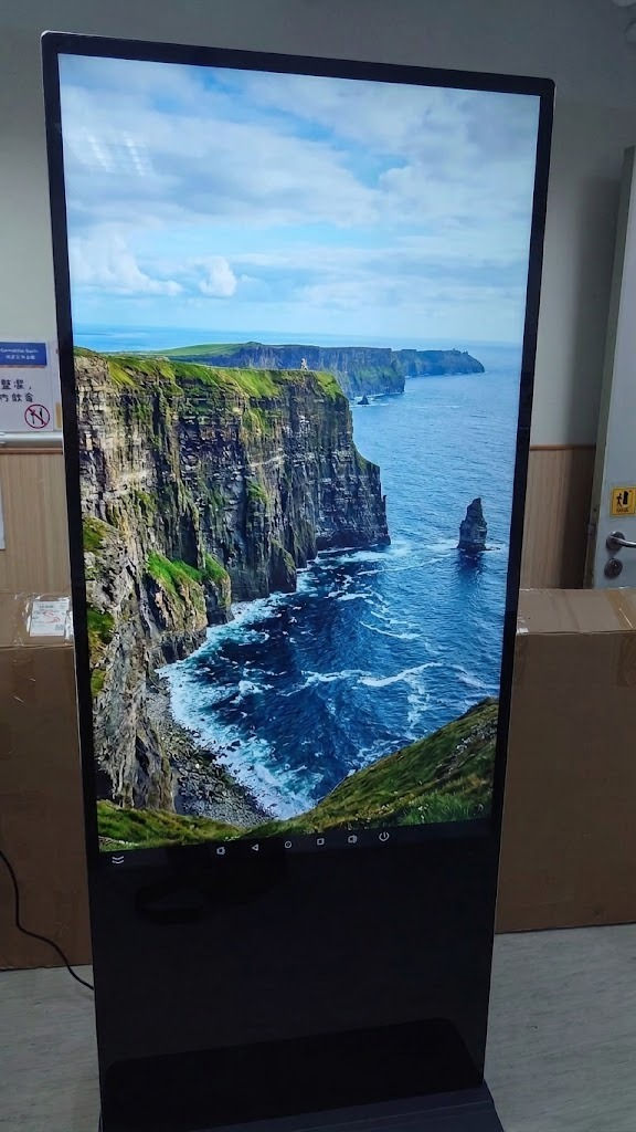 Yau Ma Tei NGO Centre 55 Inch Floor Standing Kiosk Cloud CMS Digital Signage B2B Cheque Payment