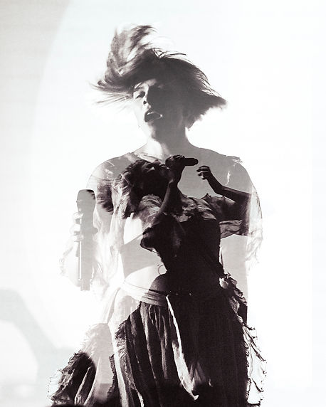 aurora
concet
live show
audience