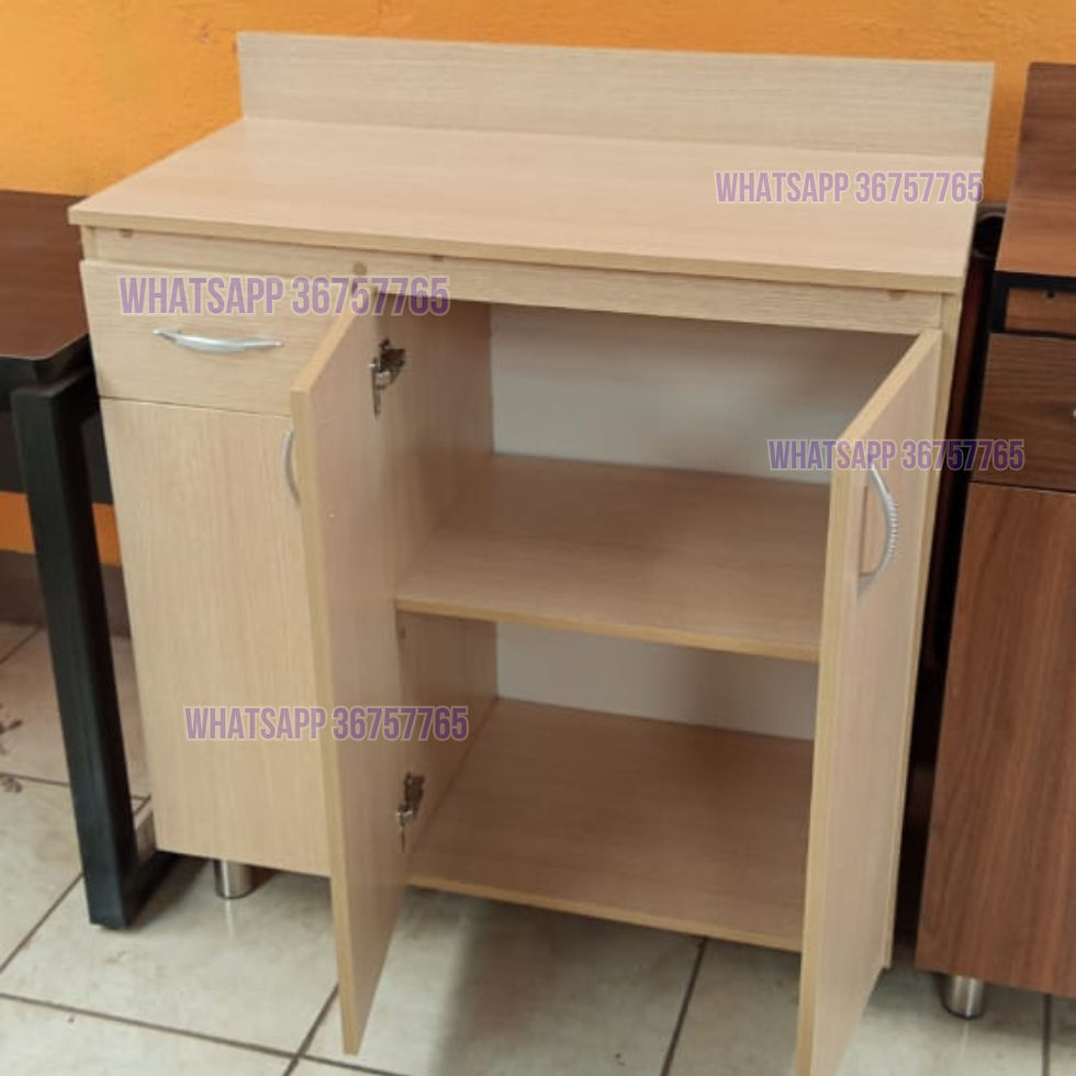 Miniatura: Credenza estilo gabinete