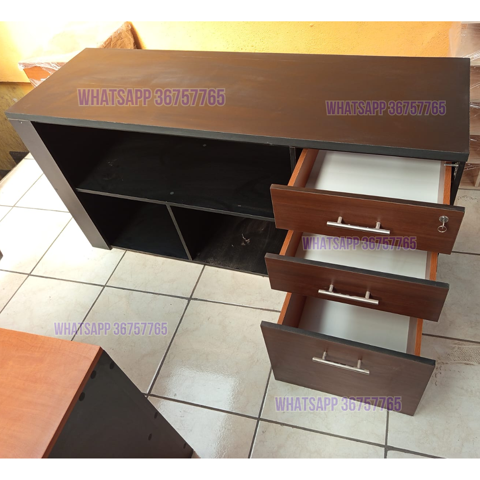 Miniatura: Credenza con pedestal