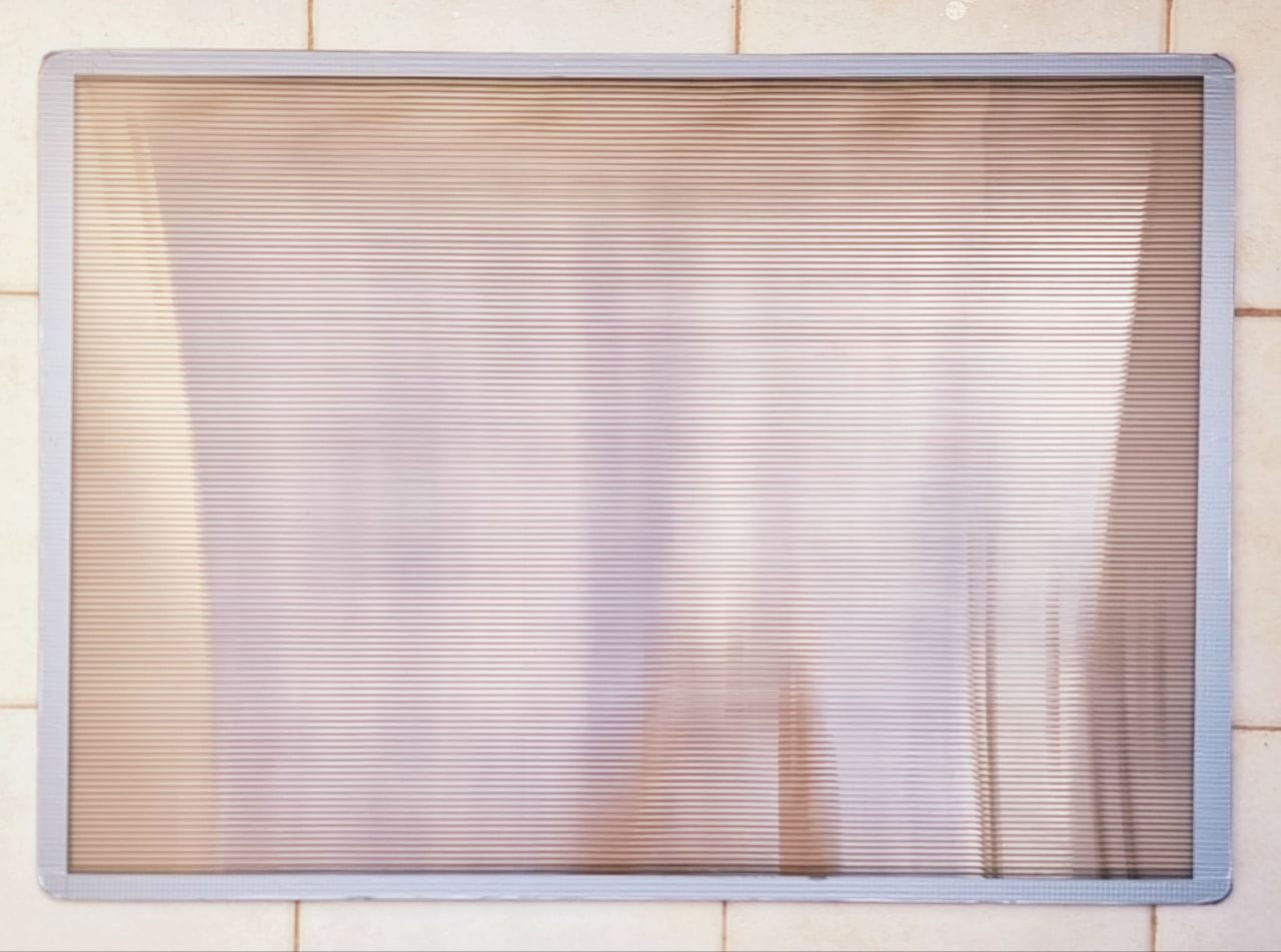 לוח פלסטי גדול