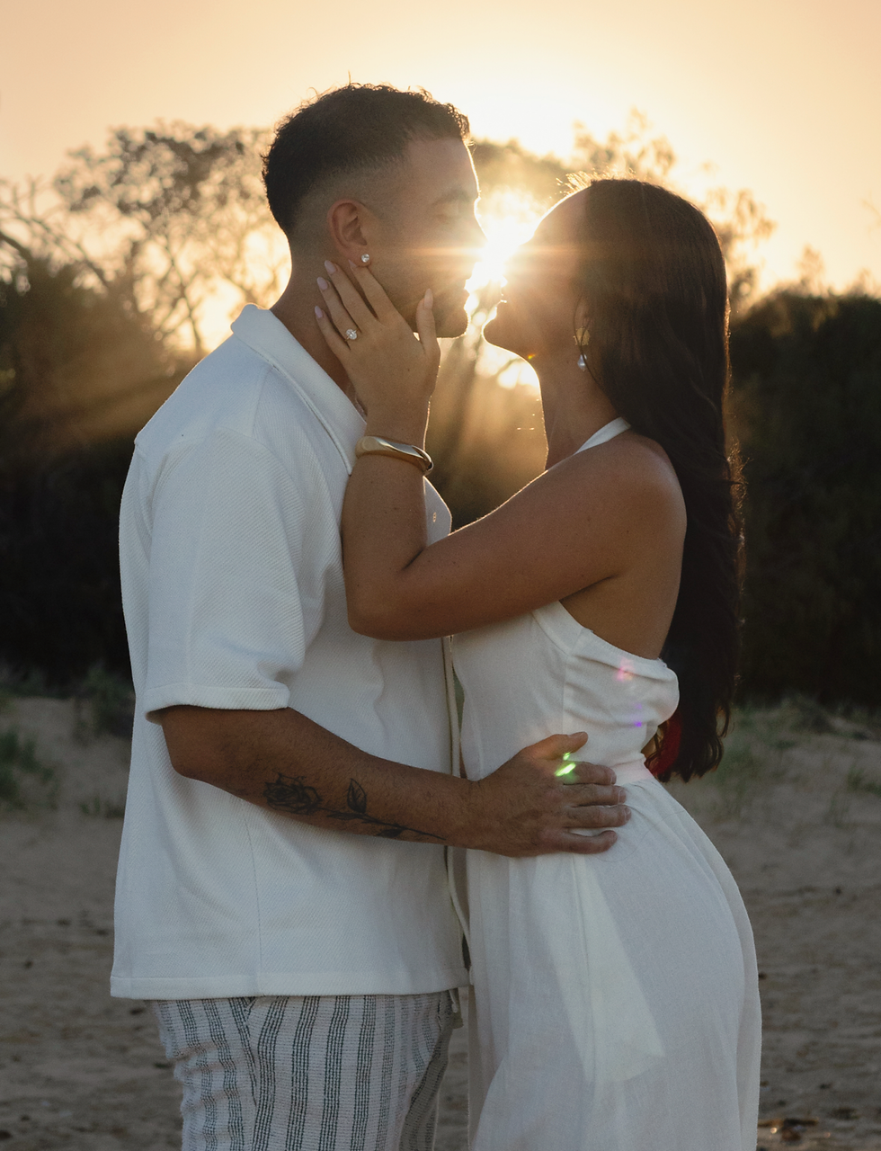 SARAKROSSPHOTOGRAPHY-SUNSHINECOASTENGAGEMENTPHOTOS-NELLY-WURTULLABEACH-07_COLOURTONE.PNG