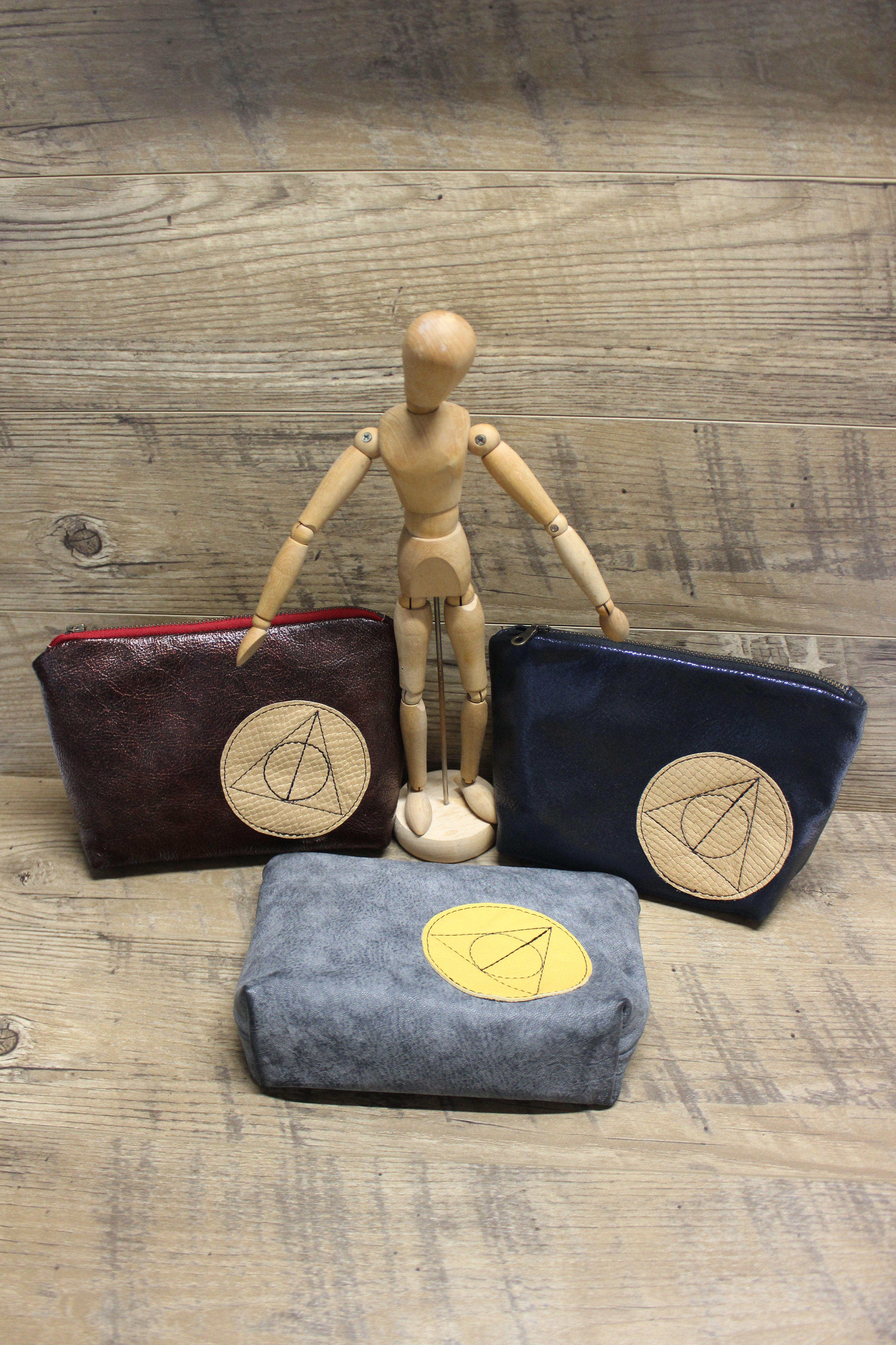 Zip top leather make-up travel pouch