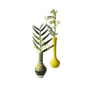 MINI POTS AND VASES